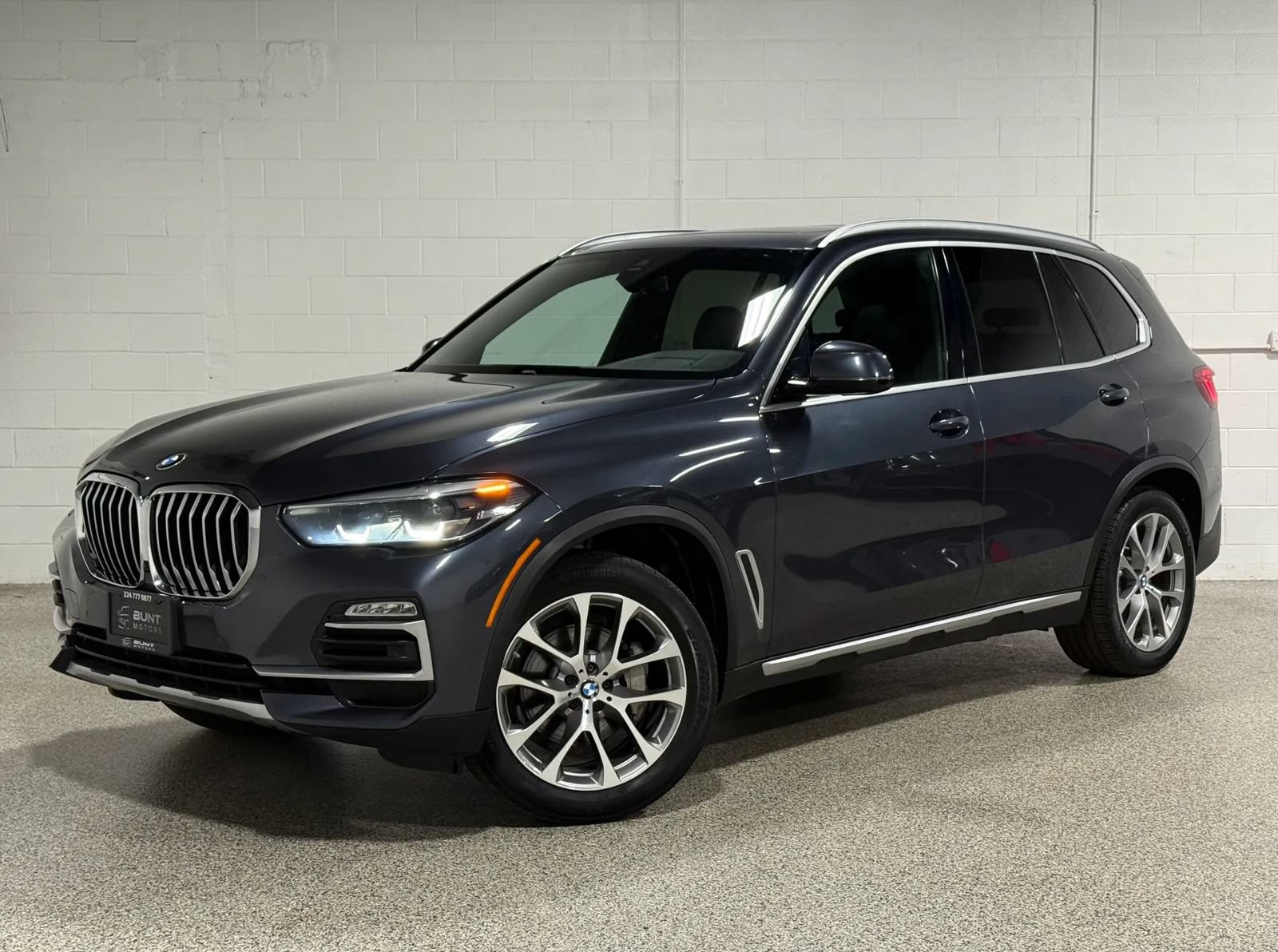 Used 2019 BMW X5 xDrive40i w/ Convenience Package AWD/4WD image 2