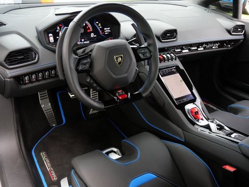 Used 2023 Lamborghini Huracan EVO image 13