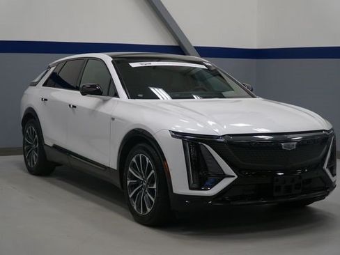 Certified 2024 Cadillac Lyriq Sport AWD/4WD image 6