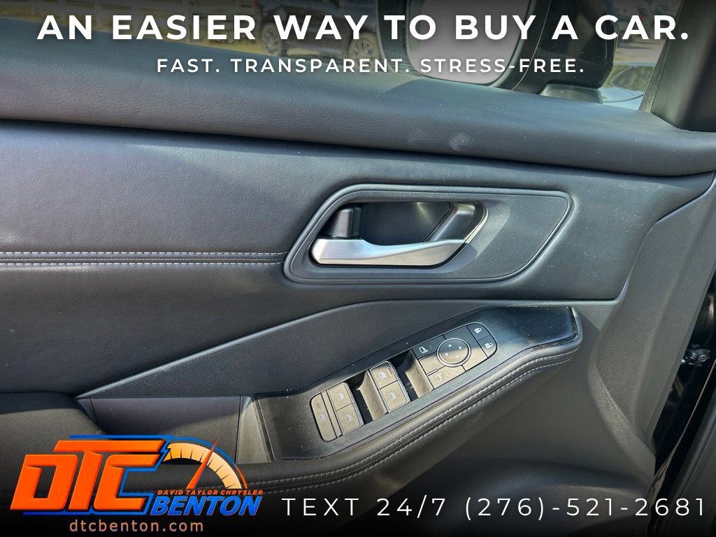Used 2026 Nissan Rogue SL AWD/4WD image 9