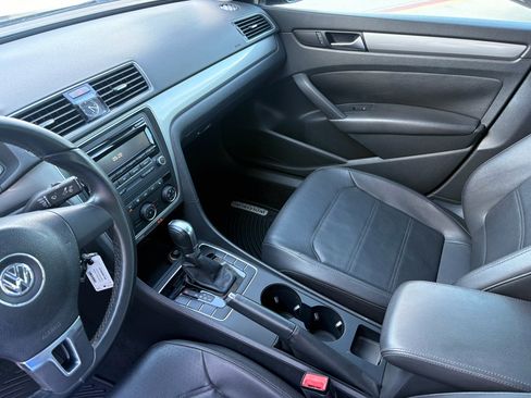 Used 2014 Volkswagen Passat 1.8T Wolfsburg Edition image 21