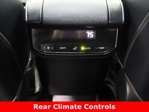 Certified 2023 Toyota Highlander XSE image 31