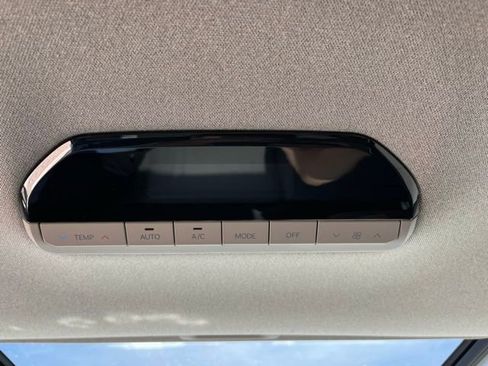 Used 2025 Kia EV9 Wind image 27