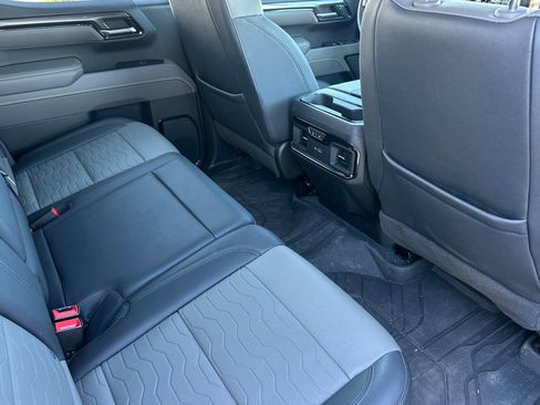 Certified 2023 Chevrolet Silverado 1500 ZR2 w/ Technology Package image 18