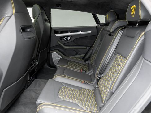 Used 2022 Lamborghini Urus image 10