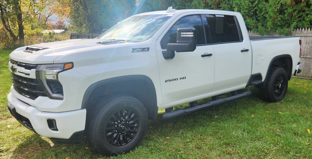 Used 2024 Chevrolet Silverado 2500 LTZ w/ LTZ Plus Package AWD/4WD image 10