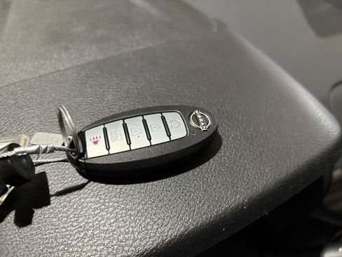 Used 2025 Nissan Altima 2.5 SV FWD image 24