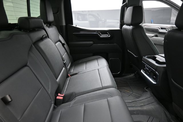 Used 2023 Chevrolet Silverado 1500 LTZ w/ LTZ Convenience Package II AWD/4WD image 28