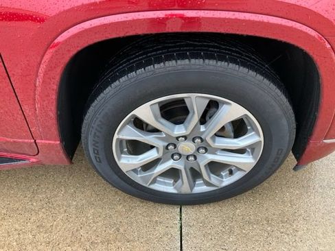 Used 2019 Chevrolet Traverse Premier w/ LPO, 'HIT The Road' Package AWD/4WD image 10