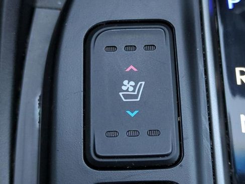Used 2017 Hyundai Santa Fe Sport FWD image 20