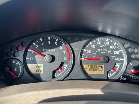 Used 2014 Nissan Frontier SV w/ SV Value Truck Package AWD/4WD image 15