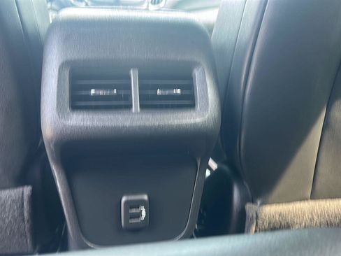 Used 2023 Chevrolet Equinox RS AWD/4WD image 32