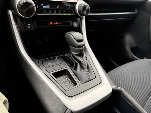 Certified 2025 Toyota RAV4 LE FWD image 23