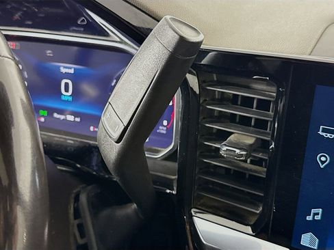 Used 2024 Chevrolet Silverado 2500 LTZ w/ LTZ Convenience Package AWD/4WD image 17