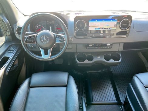 Used 2023 Mercedes-Benz Sprinter 2500 image 21