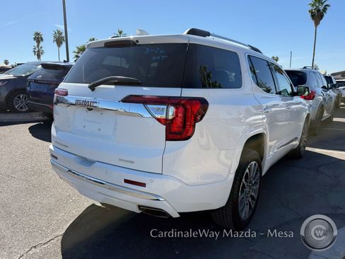 Used 2023 GMC Acadia Denali image 3