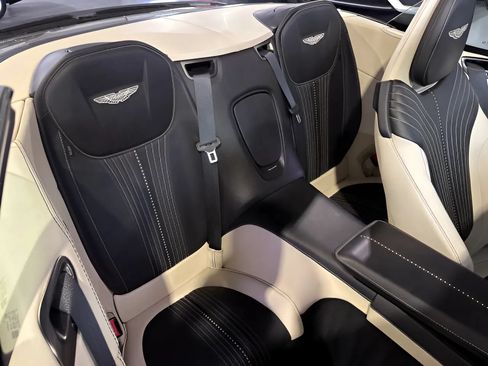 Used 2019 Aston Martin DB11 Volante RWD image 26