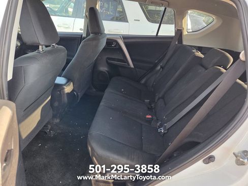 Used 2018 Toyota RAV4 LE AWD/4WD image 7