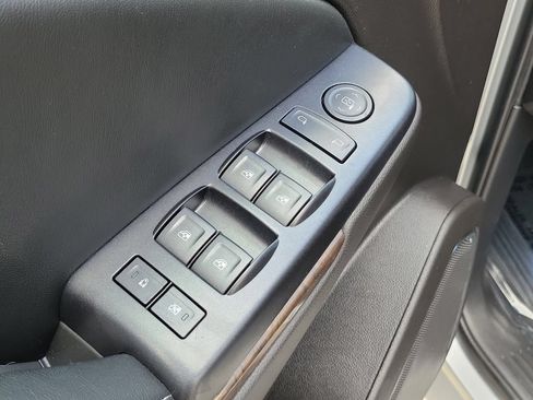 Used 2015 Chevrolet Tahoe LS RWD image 25