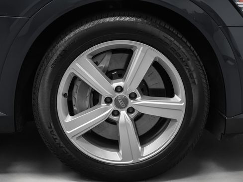Used 2019 Audi e-tron Prestige AWD/4WD image 16