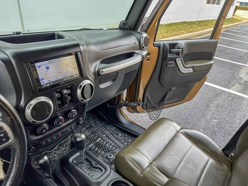 Used 2011 Jeep Wrangler Unlimited 70th Anniversary w/ Connectivity Group image 21