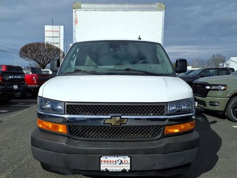 Used 2021 Chevrolet Express 3500 image 2