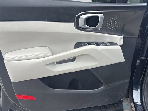 Used 2022 Kia Sorento EX w/ Panoramic Sunroof Package FWD image 22