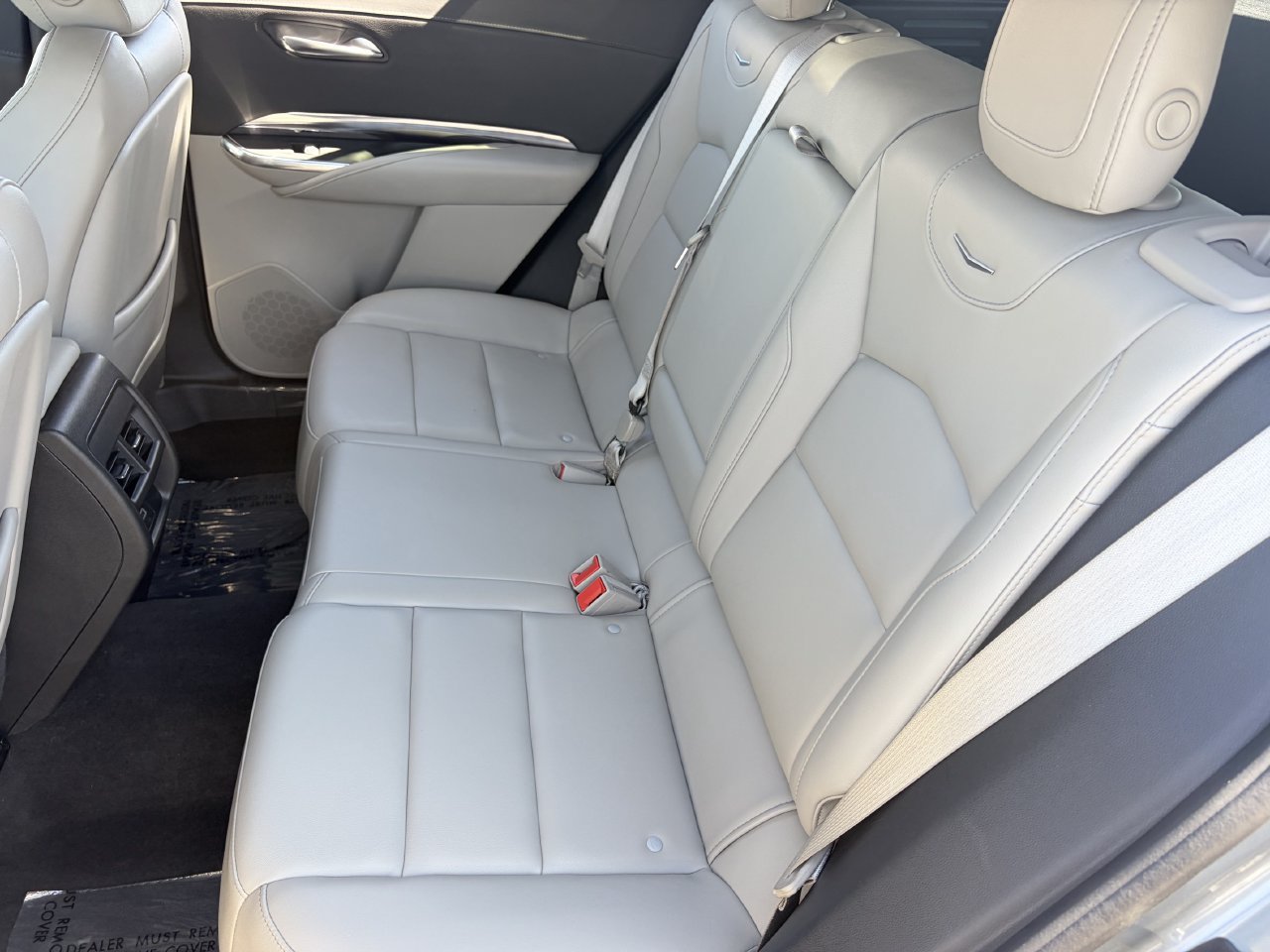 Certified 2023 Cadillac XT4 Luxury w/ Driver Awareness Package FWD image 18