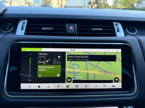 Used 2020 Land Rover Range Rover Sport HSE image 38