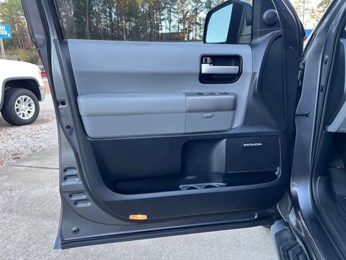 Used 2014 Toyota Sequoia Limited image 13