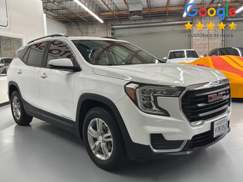 Used 2023 GMC Terrain SLE w/ Driver Convenience Package AWD/4WD image 3