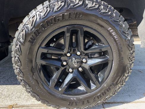 Used 2025 Chevrolet Silverado 1500 Custom Trail Boss image 45