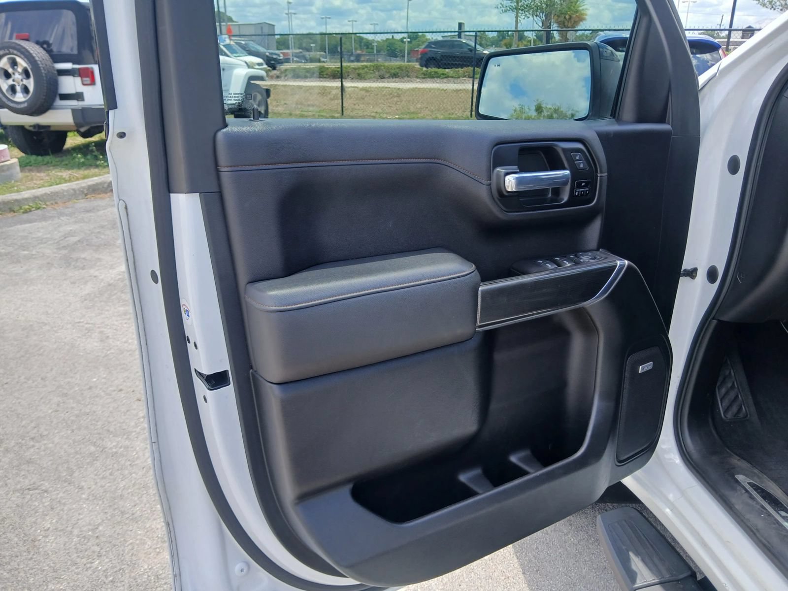 Used 2020 GMC Sierra 1500 AT4 w/ Off Road Performance Package AWD/4WD image 10