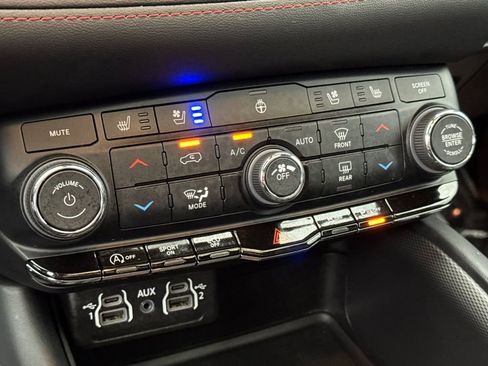 Used 2024 Dodge Durango GT image 21