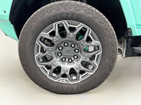 Used 2025 GMC Hummer EV 3X AWD/4WD image 32