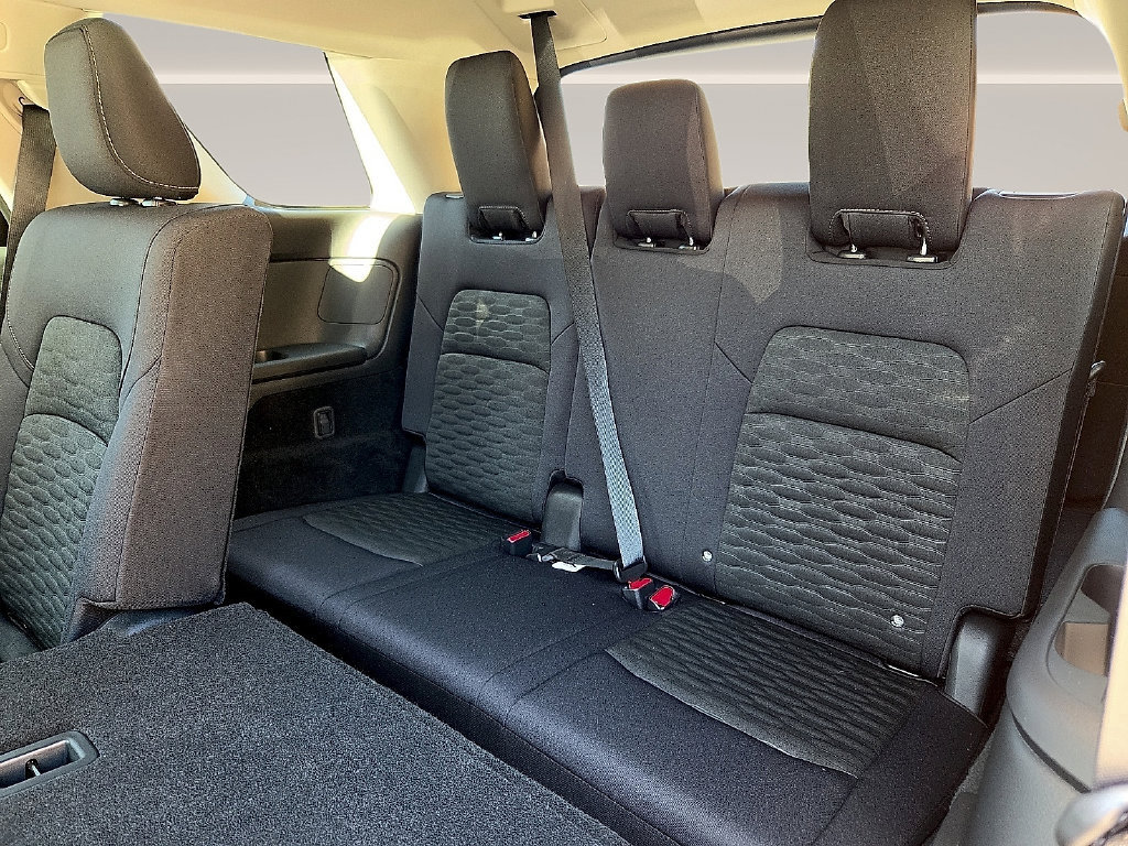 Used 2026 Nissan Pathfinder SV FWD image 11