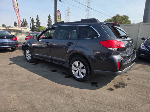 Used 2012 Subaru Outback 2.5i Premium AWD/4WD image 2