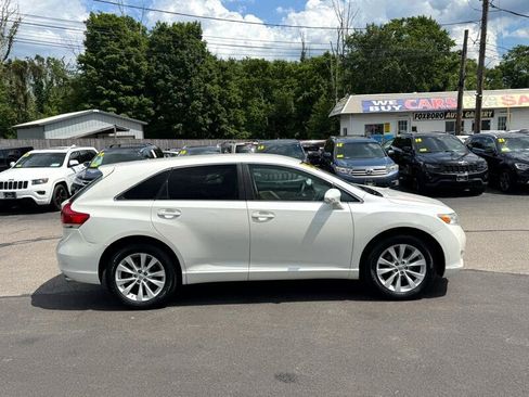 Used 2015 Toyota Venza LE image 4