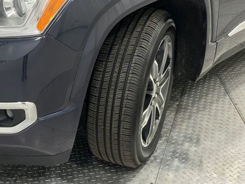 Used 2018 GMC Acadia Denali image 38