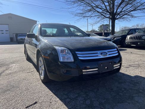 Used 2008 Ford Fusion SE image 2
