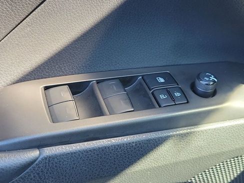 Used 2023 Toyota Camry SE image 29