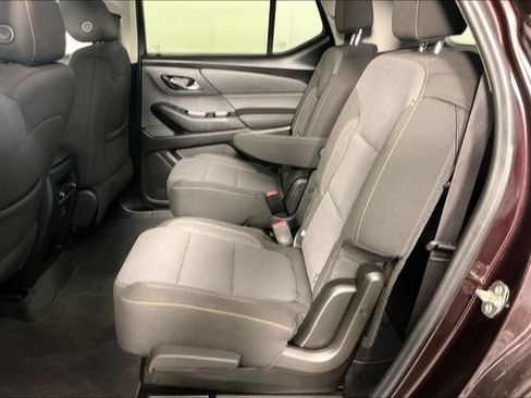 Used 2021 Chevrolet Traverse LT AWD/4WD image 3