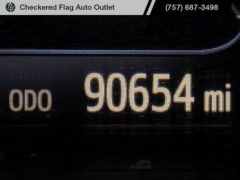 Used 2016 Toyota Camry LE image 12