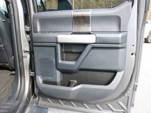 Used 2022 Ford F250 Lariat image 14