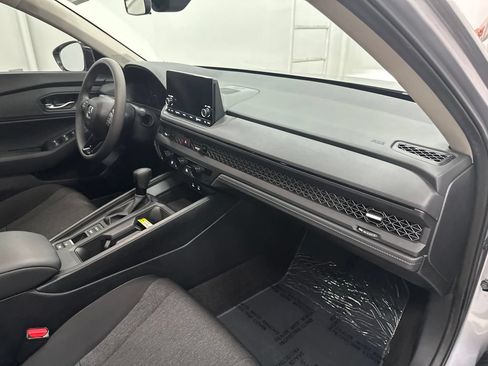 Used 2025 Honda Accord SE image 25