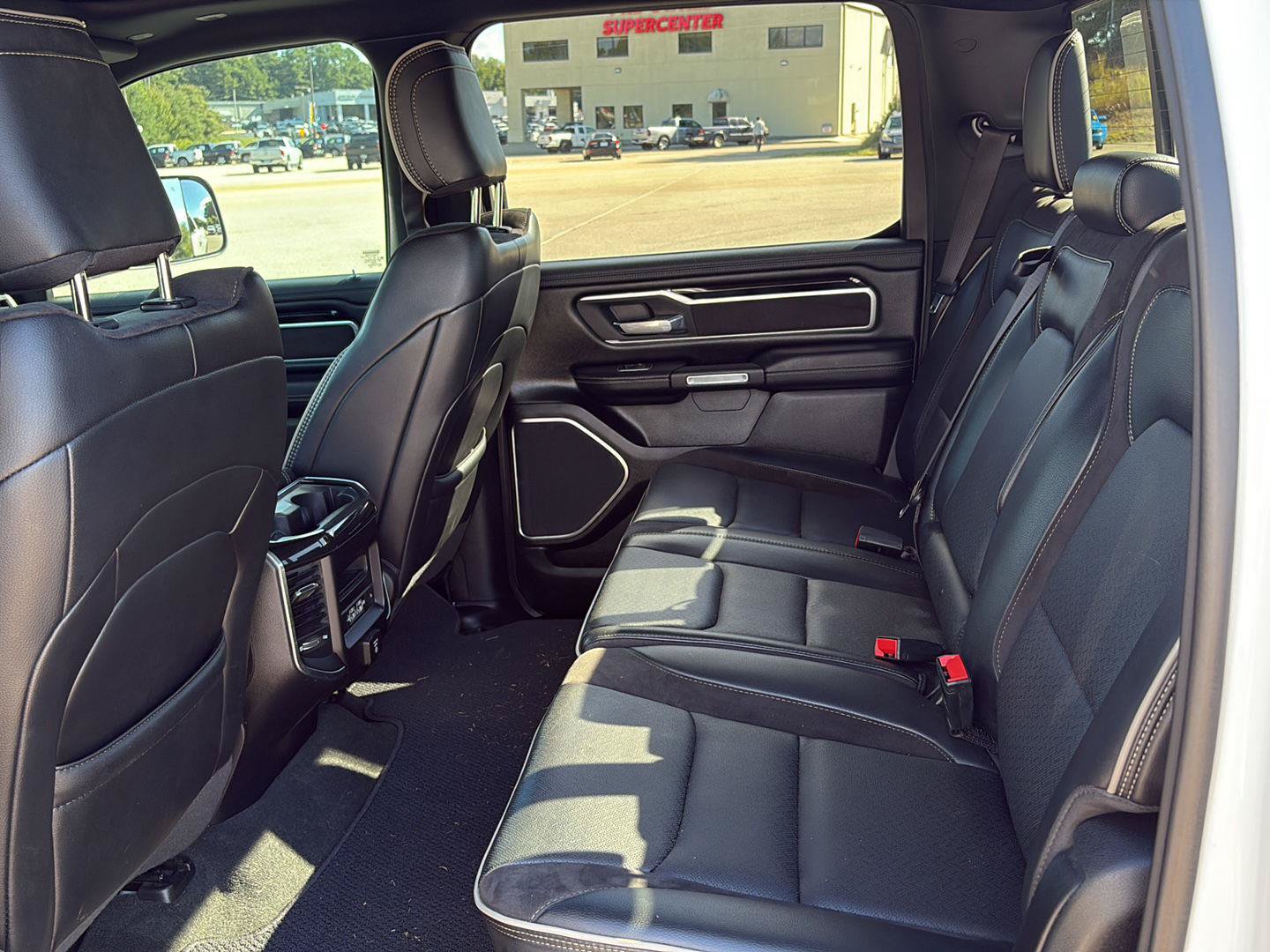 Used 2020 RAM 1500 Laramie AWD/4WD image 7