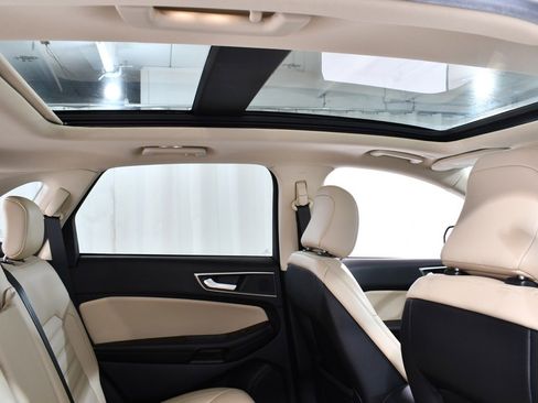 Used 2022 Ford Edge SEL w/ Convenience Package image 18