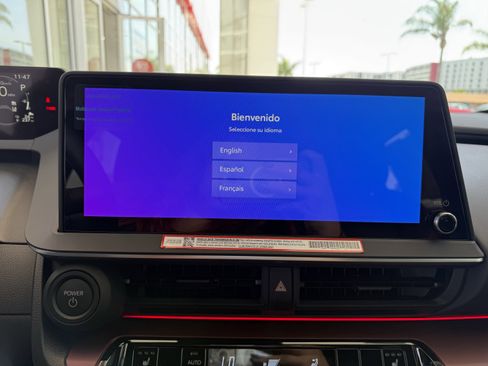 Certified 2025 Toyota Prius Plug-In Hybrid image 18