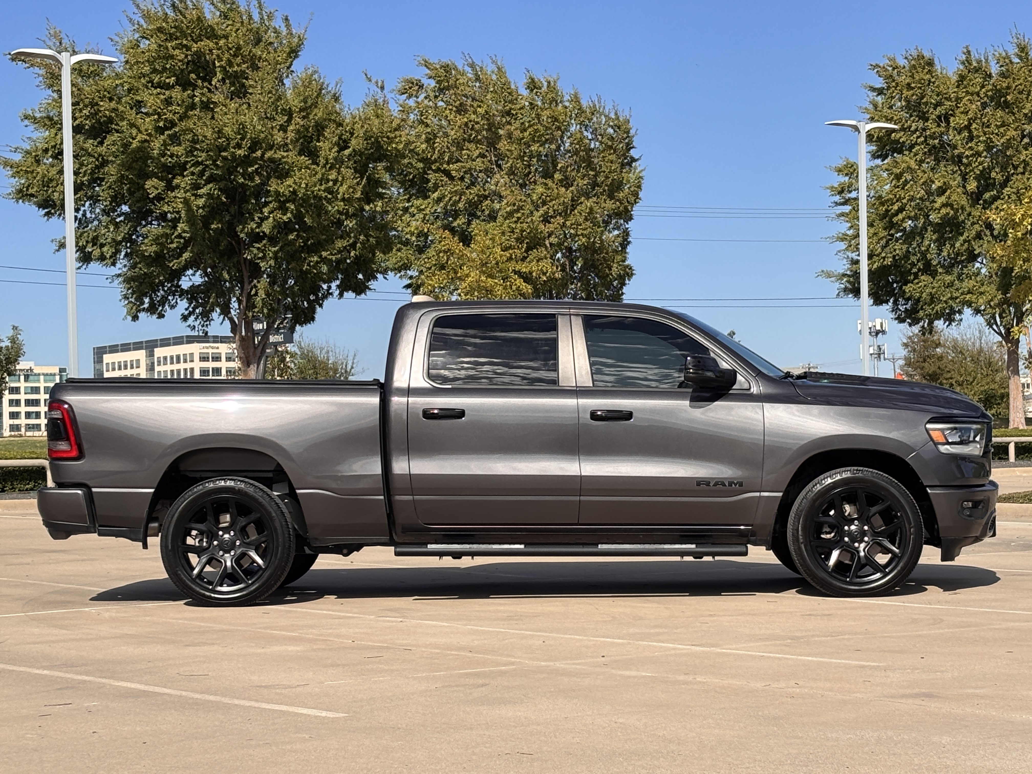 Used 2023 RAM 1500 Laramie RWD image 3