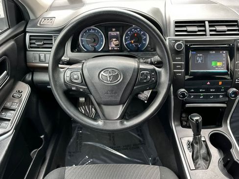Used 2015 Toyota Camry LE image 14